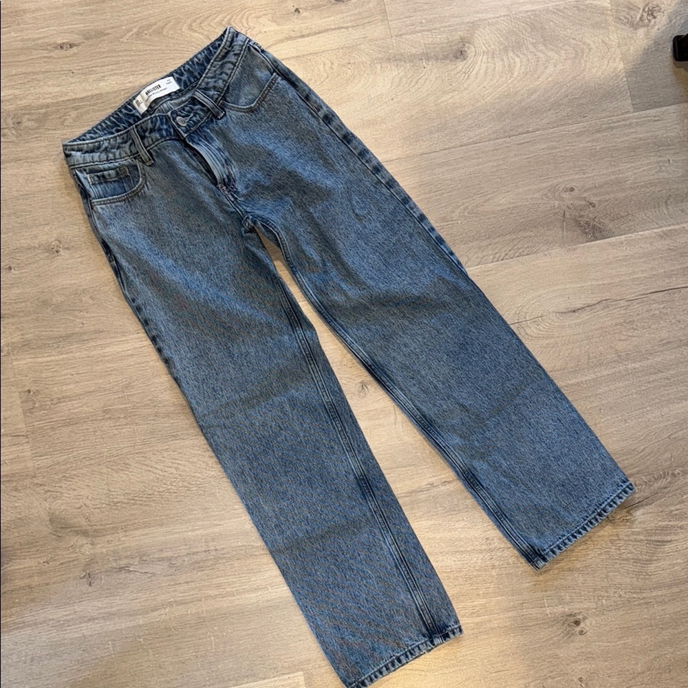 Hollister Low- Rise Slouchy Straight regular w24